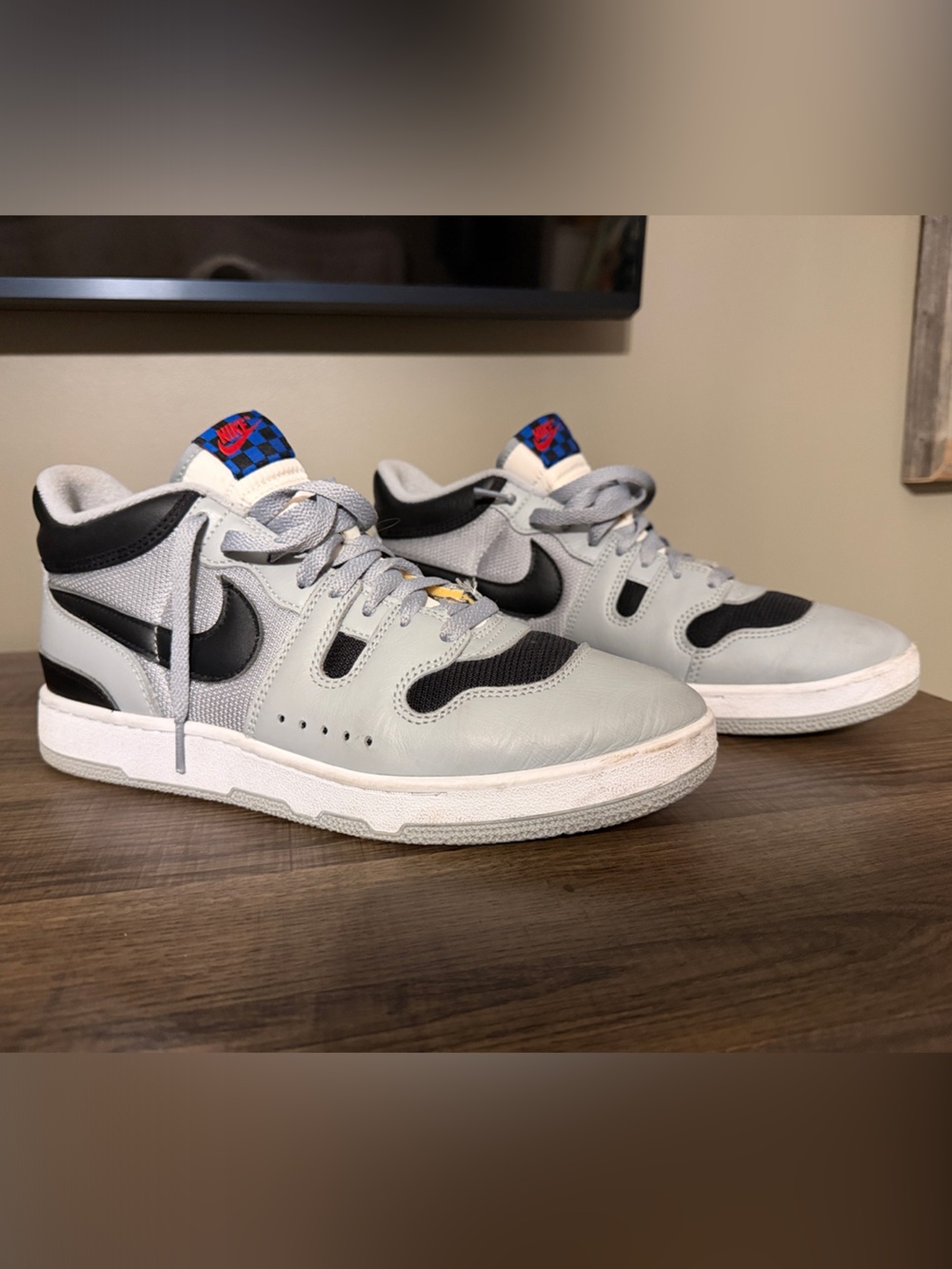 Nike Men's Gray and Black MacAttack